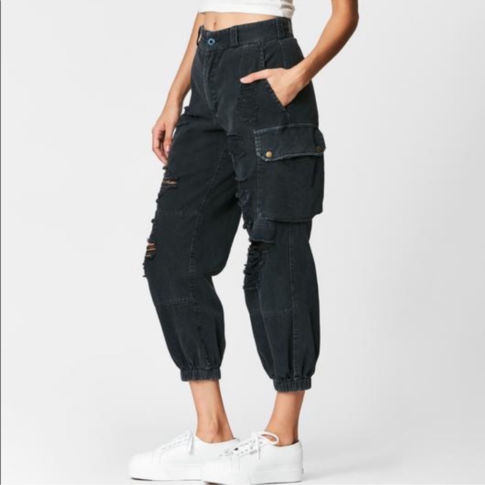 LF Carmar black cargo pants size 8 but fit like a S, hardly worn